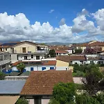 Lauretta, A Stone's Throw From The Beach!