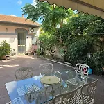 Lauretta, A Stone's Throw From The Beach! Ferienhaus *