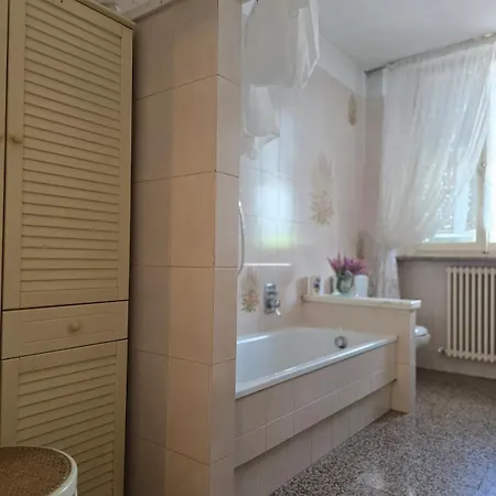 Prázdninový dům Lauretta, A Stone's Throw From The Beach! Viareggio