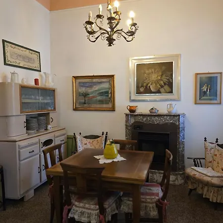 Lauretta, A Stone's Throw From The Beach! Viareggio