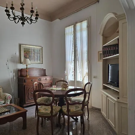 Lauretta, A Stone's Throw From The Beach! * Viareggio